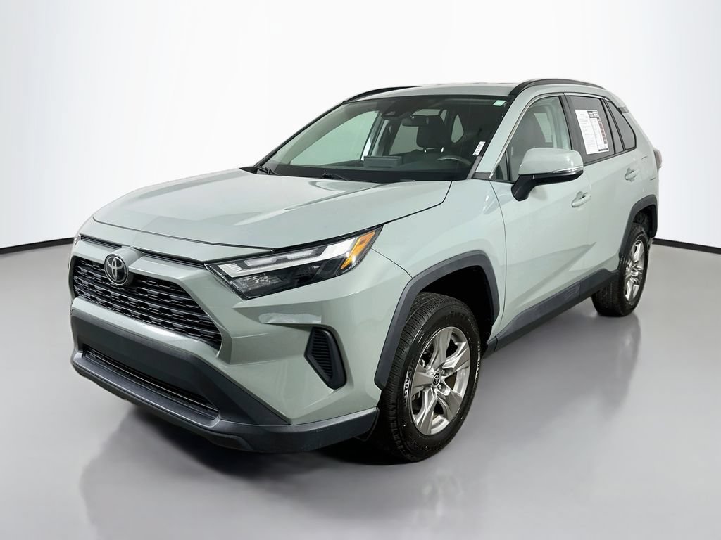 Used 2022 Toyota RAV4 XLE FWD image 3