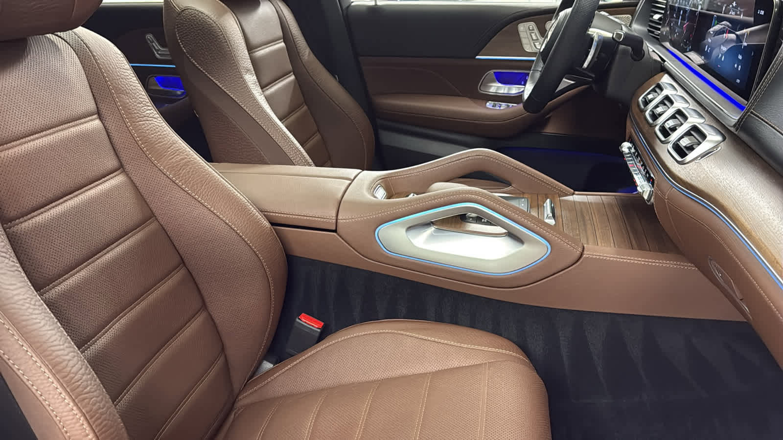 Used 2024 Mercedes-Benz GLS 580 4MATIC image 37