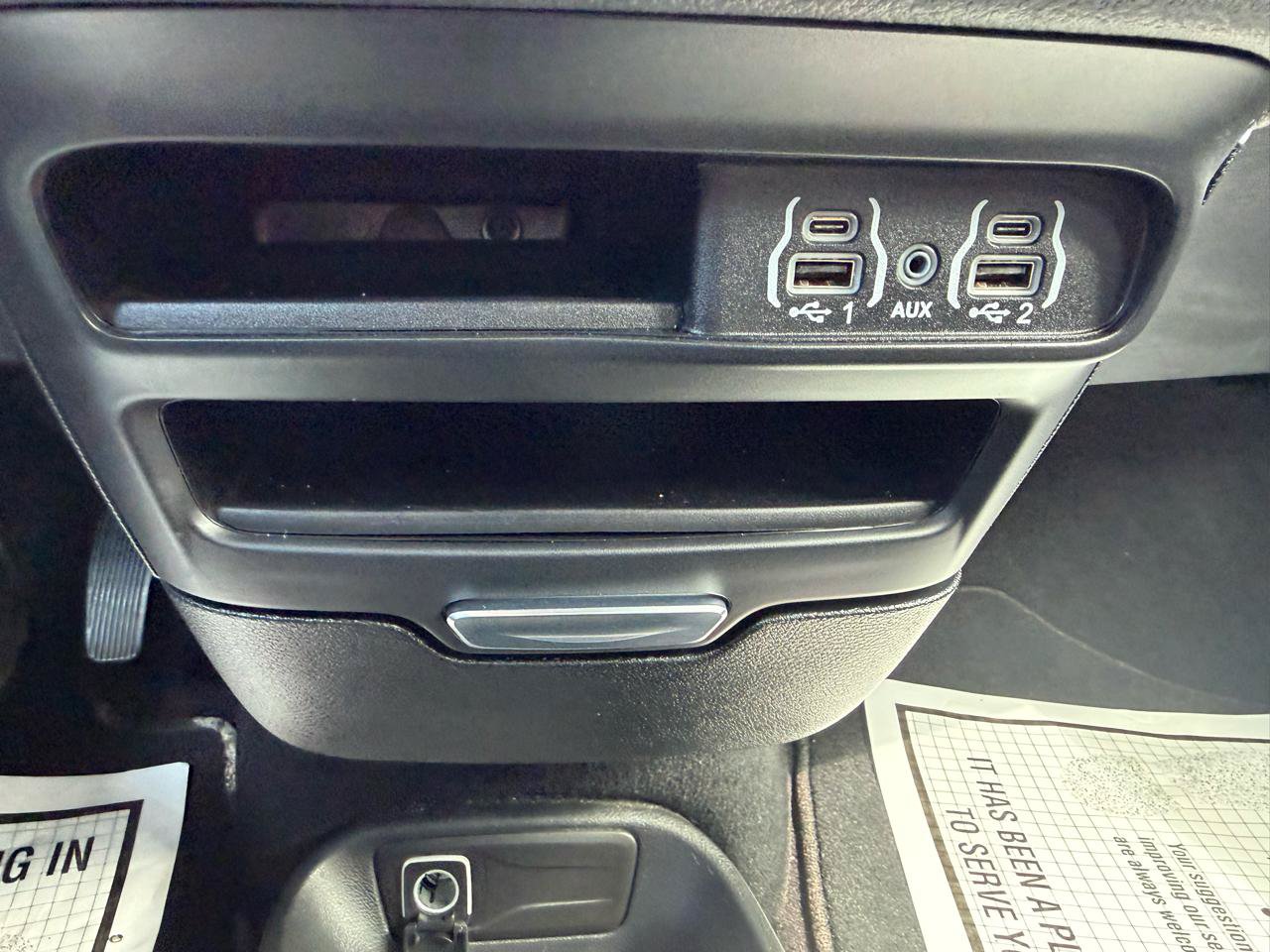Used 2025 Chrysler Pacifica Select FWD image 25