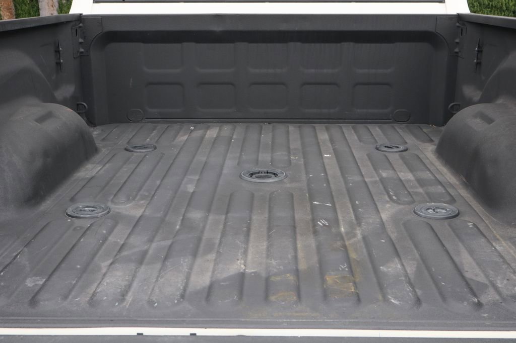 Used 2021 RAM 2500 Laramie w/ Night Edition AWD/4WD image 8