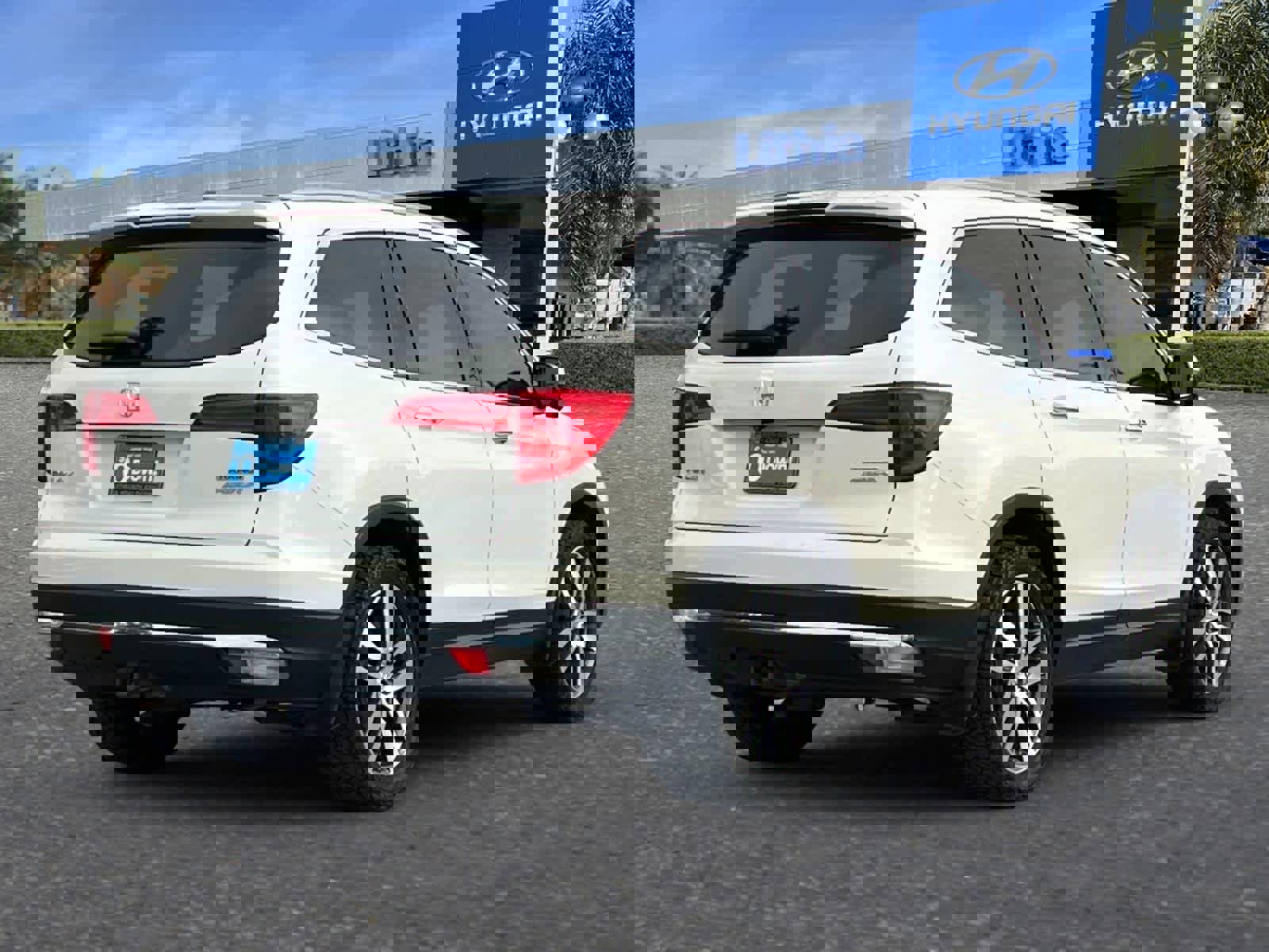 Used 2018 Honda Pilot Touring image 3