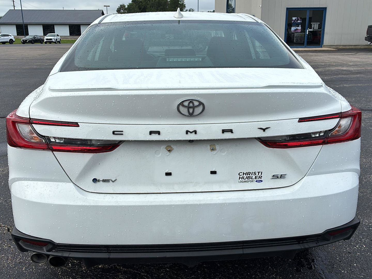 Used 2025 Toyota Camry SE FWD image 4