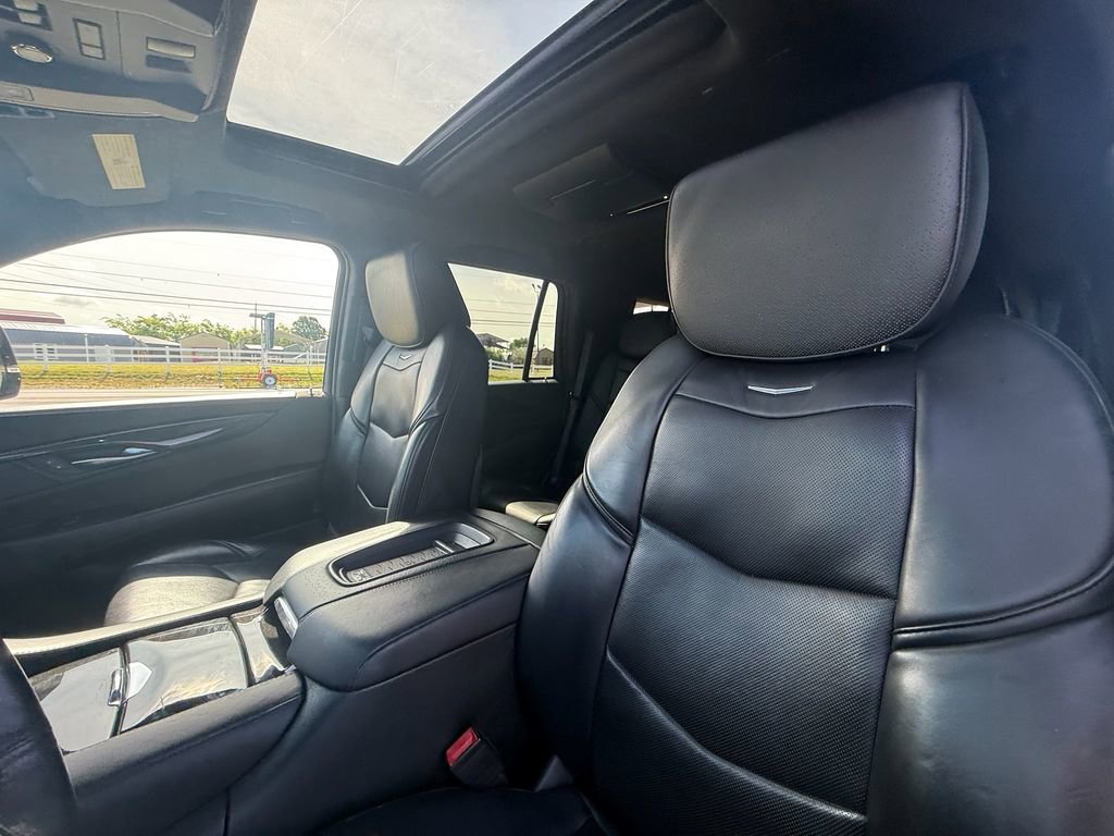 Used 2016 Cadillac Escalade Platinum AWD/4WD image 13