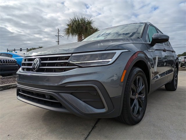 Used 2024 Volkswagen Tiguan SE image 8