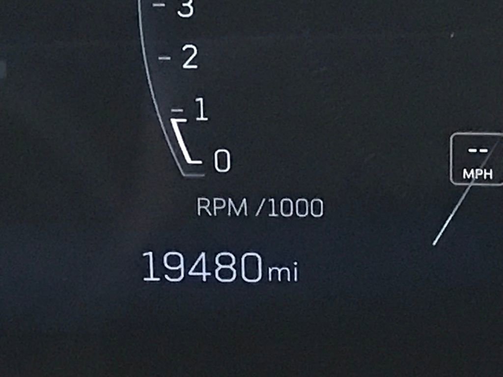 Used 2025 Cadillac XT4 Premium Luxury image 16