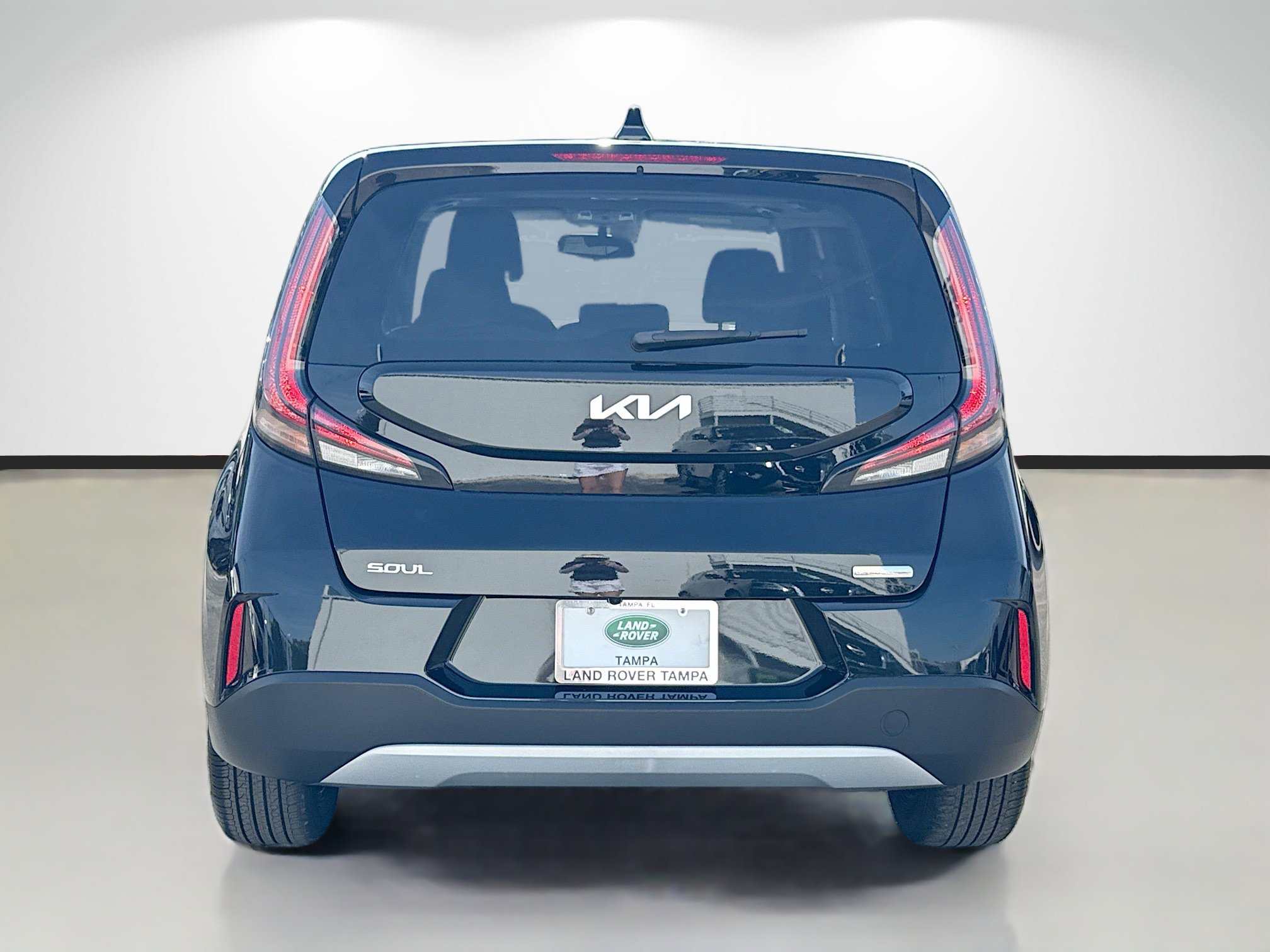 Used 2023 Kia Soul EX FWD image 4