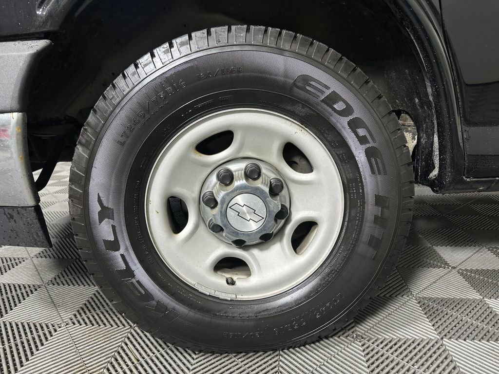 Used 2017 Chevrolet Express 3500 LT w/ LT Preferred Equipment Group image 11