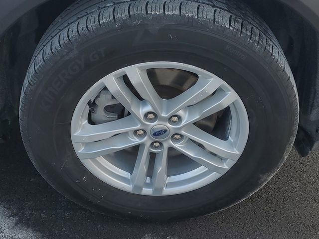 Certified 2023 Ford Explorer XLT w/ Equipment Group 202A image 5