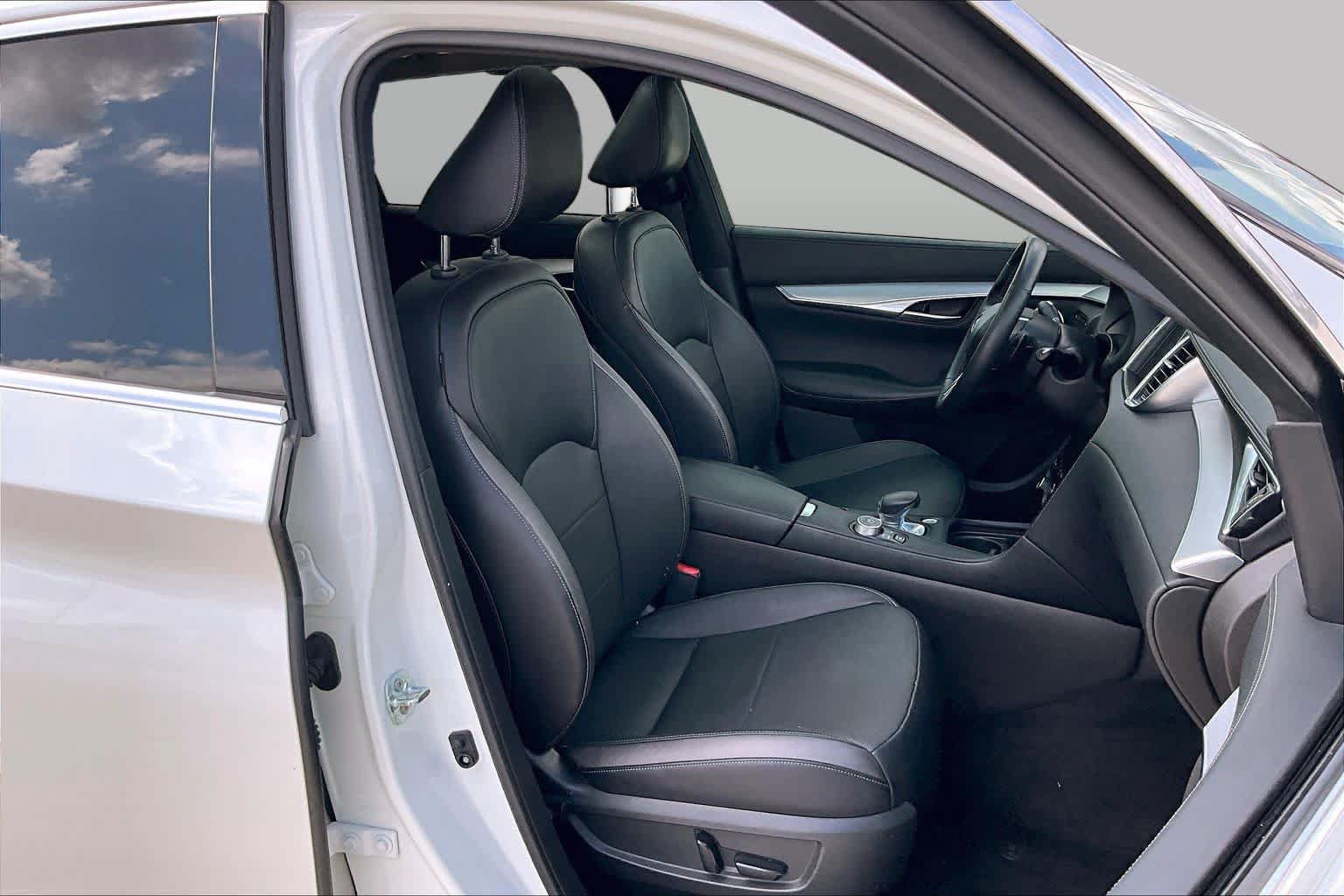 Used 2022 INFINITI QX50 Essential FWD image 9