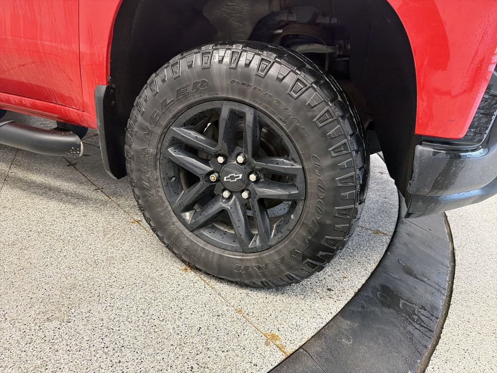 Used 2020 Chevrolet Silverado 1500 Custom Trail Boss w/ Custom Convenience Package AWD/4WD image 6
