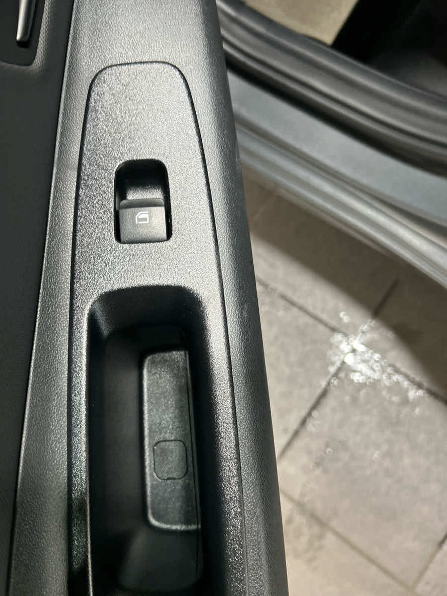Used 2026 Hyundai Elantra SEL FWD image 27