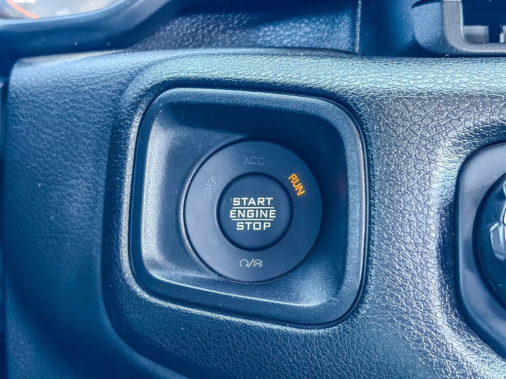 Used 2025 Jeep Wrangler Sport AWD/4WD image 22