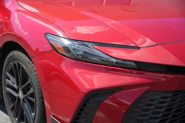 Used 2025 Toyota Camry SE FWD image 3