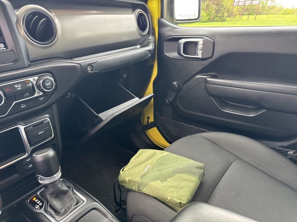 Used 2023 Jeep Gladiator Sport image 28