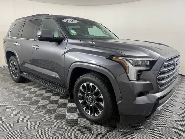 Used 2023 Toyota Sequoia Limited w/ Tow Technology Package AWD/4WD image 10