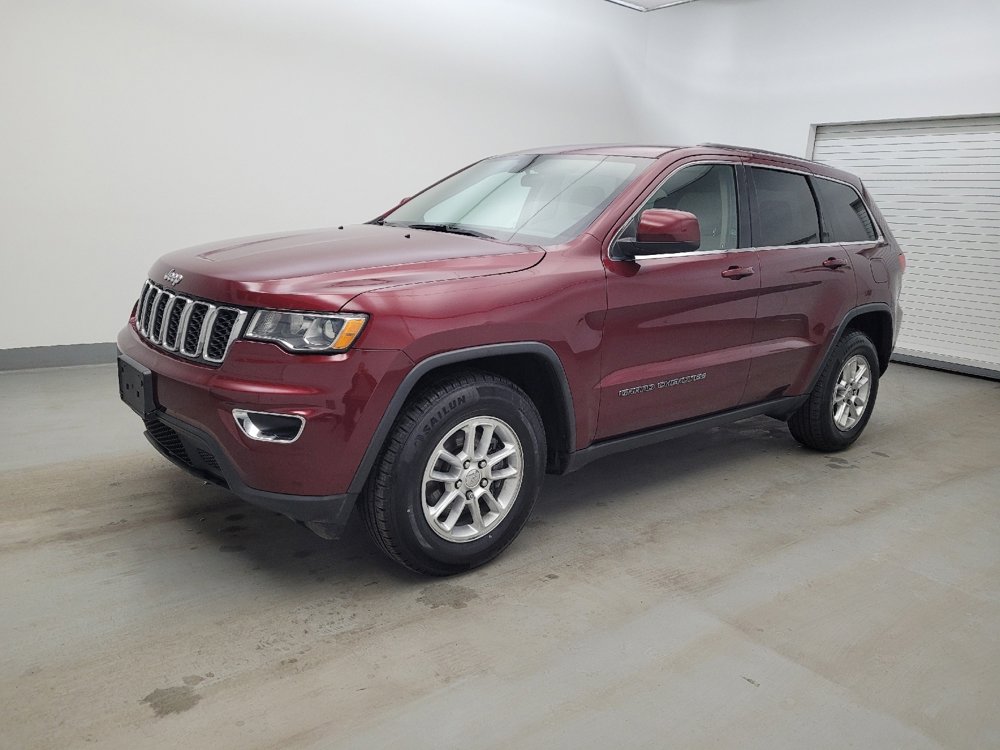Used 2019 Jeep Grand Cherokee Laredo image 2
