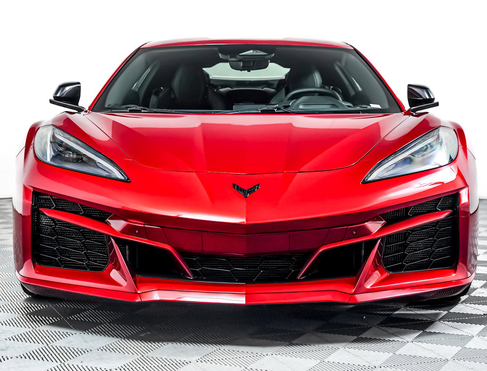 Used 2025 Chevrolet Corvette E-Ray w/ Stealth Interior Trim Package AWD/4WD image 9