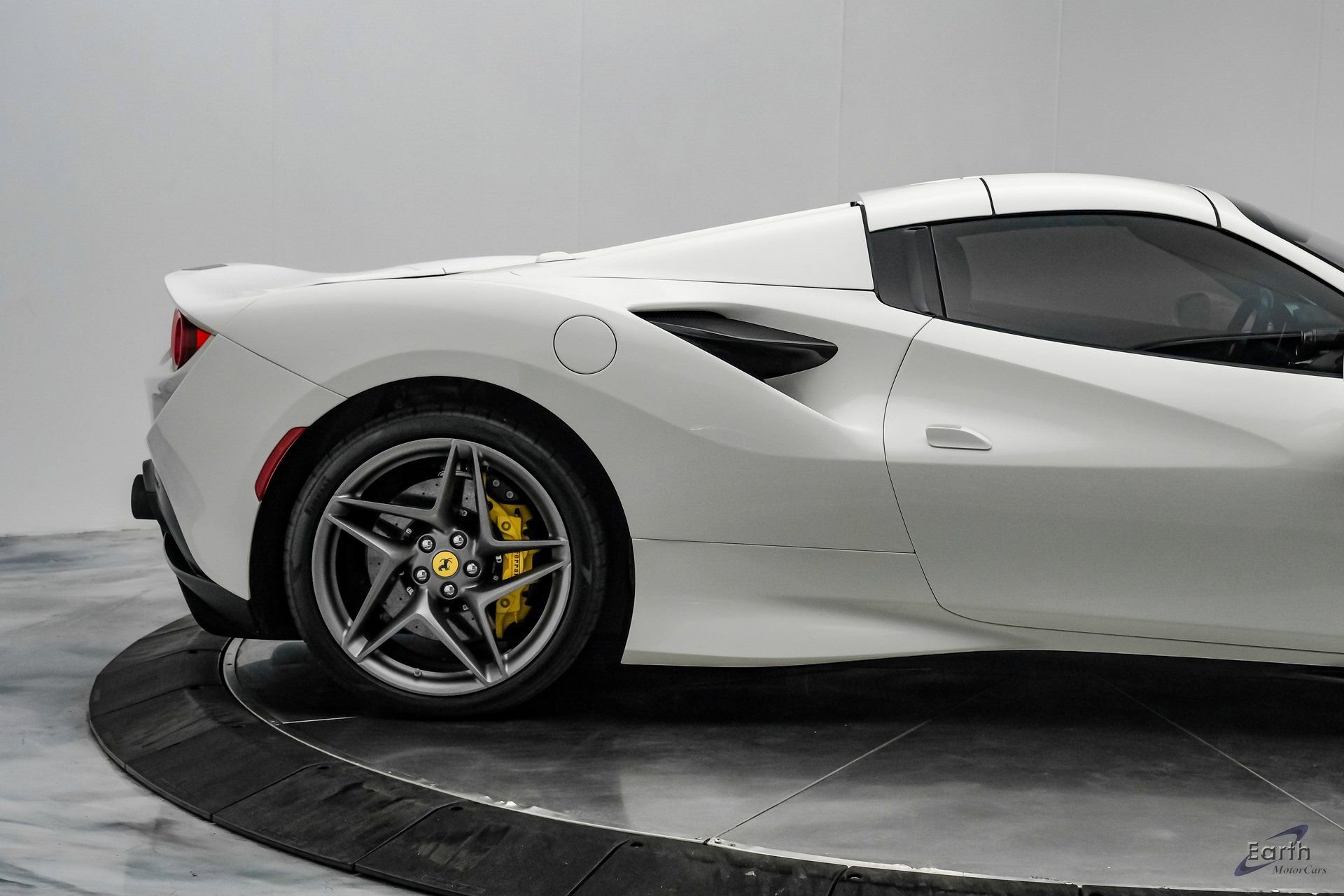 Used 2022 Ferrari F8 Tributo image 38
