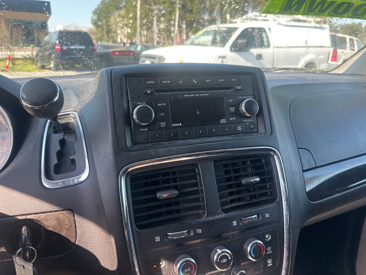 Used 2016 Dodge Grand Caravan SXT w/ UConnect Hands-Free Group FWD image 13