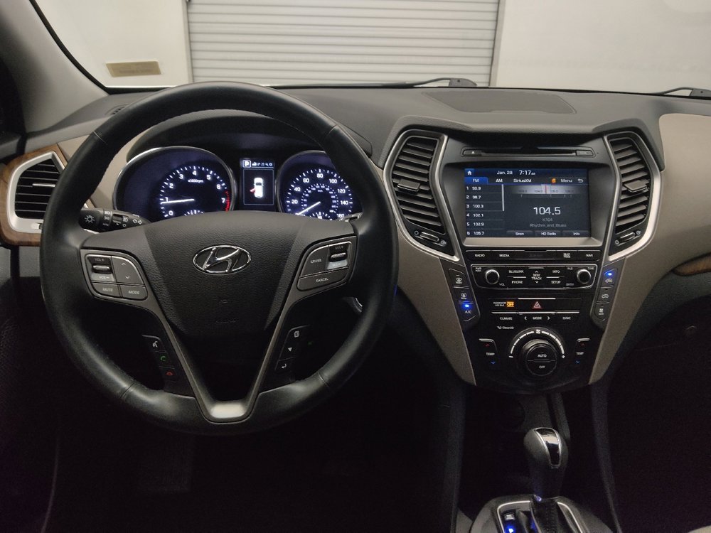 Used 2017 Hyundai Santa Fe Limited image 22