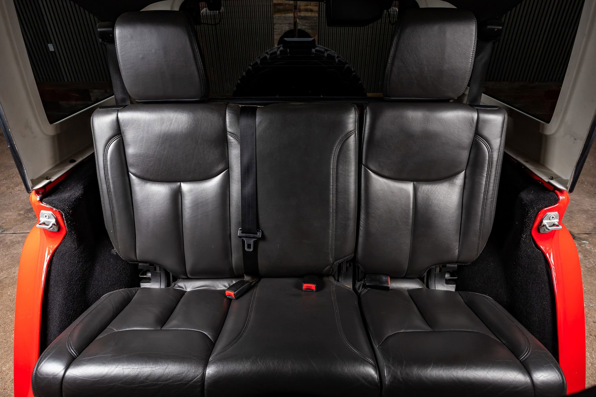 Used 2015 Jeep Wrangler Unlimited Sahara w/ Katzkin Premium Leather Group image 31