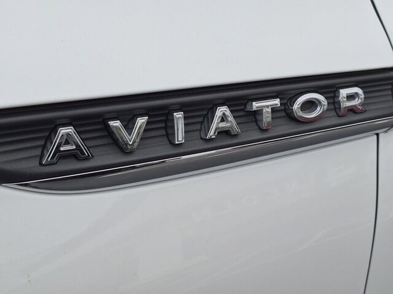 Used 2020 Lincoln Aviator Reserve w/ Equipment Group 202A image 10