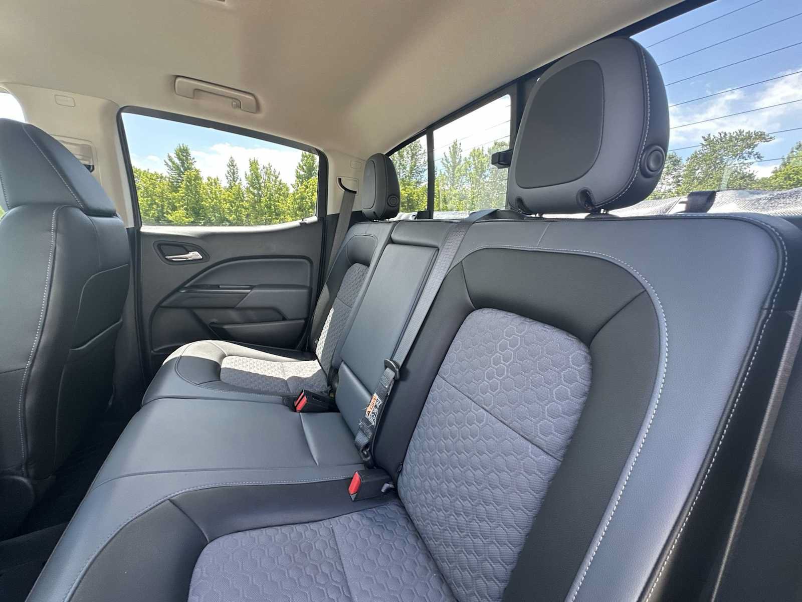 Used 2017 Chevrolet Colorado Z71 AWD/4WD image 21