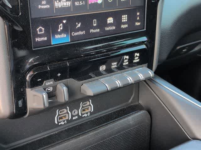 Used 2025 RAM 3500 Big Horn AWD/4WD image 39