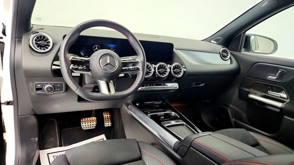 Used 2025 Mercedes-Benz GLA 250 4MATIC image 12