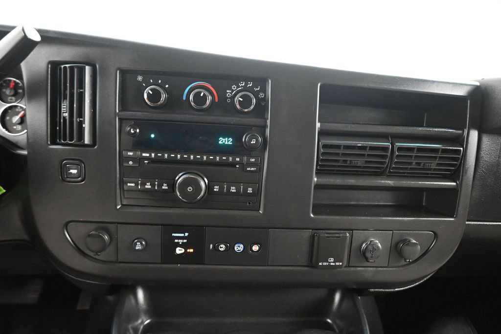 Used 2017 Chevrolet Express 3500 LT w/ LT Preferred Equipment Group RWD image 18