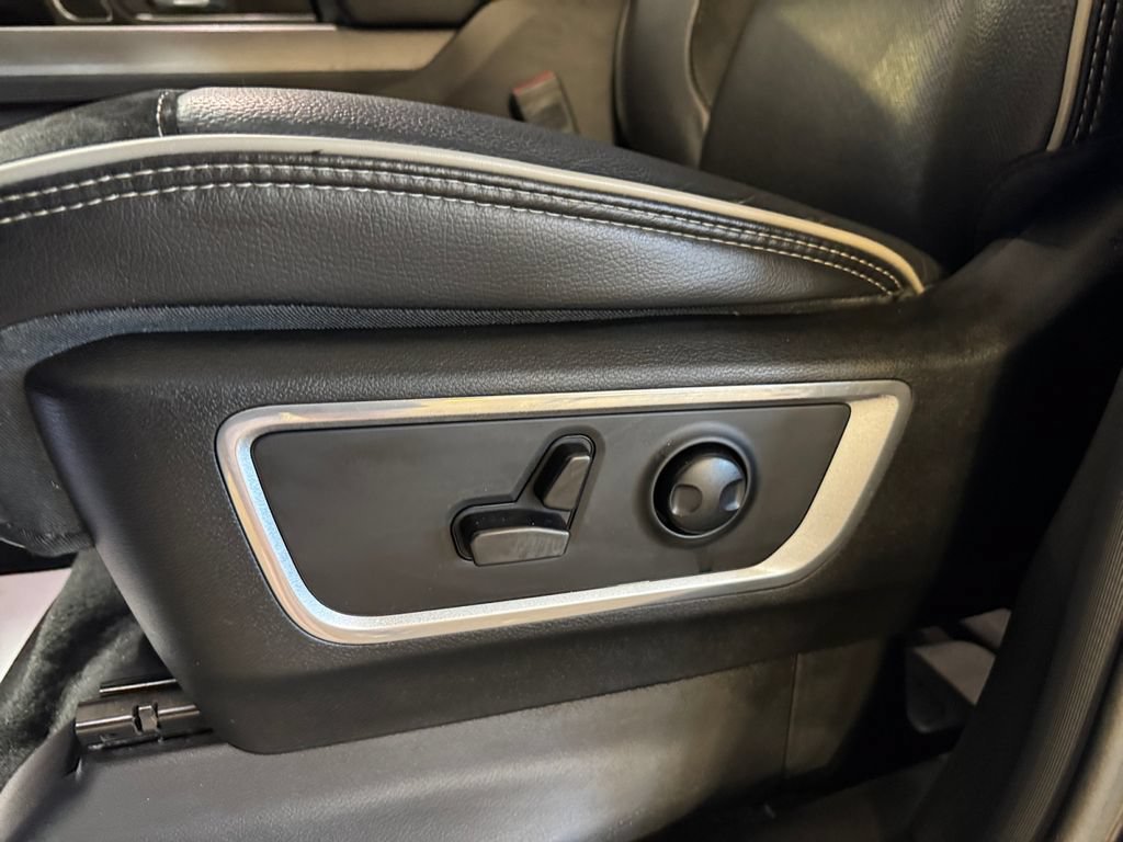 Used 2023 RAM 1500 Laramie AWD/4WD image 13