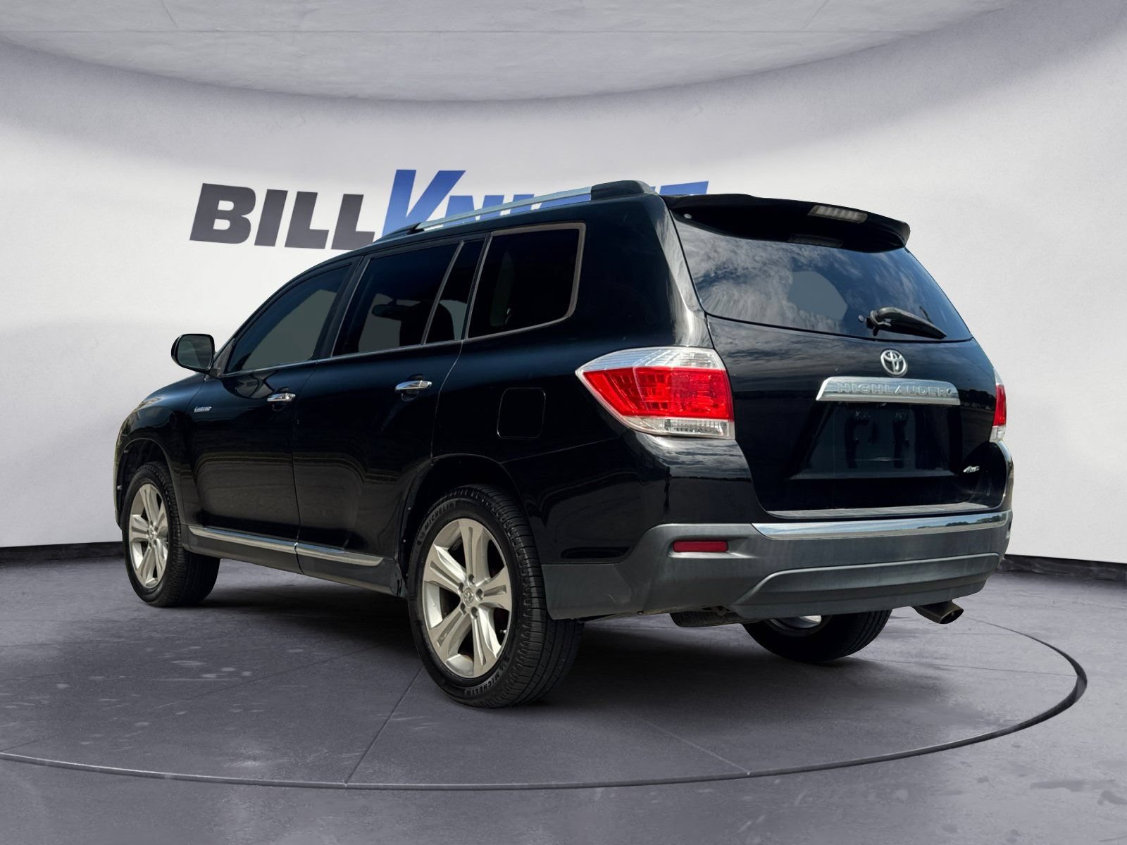 Used 2012 Toyota Highlander Limited w/ Tow Pkg AWD/4WD image 3