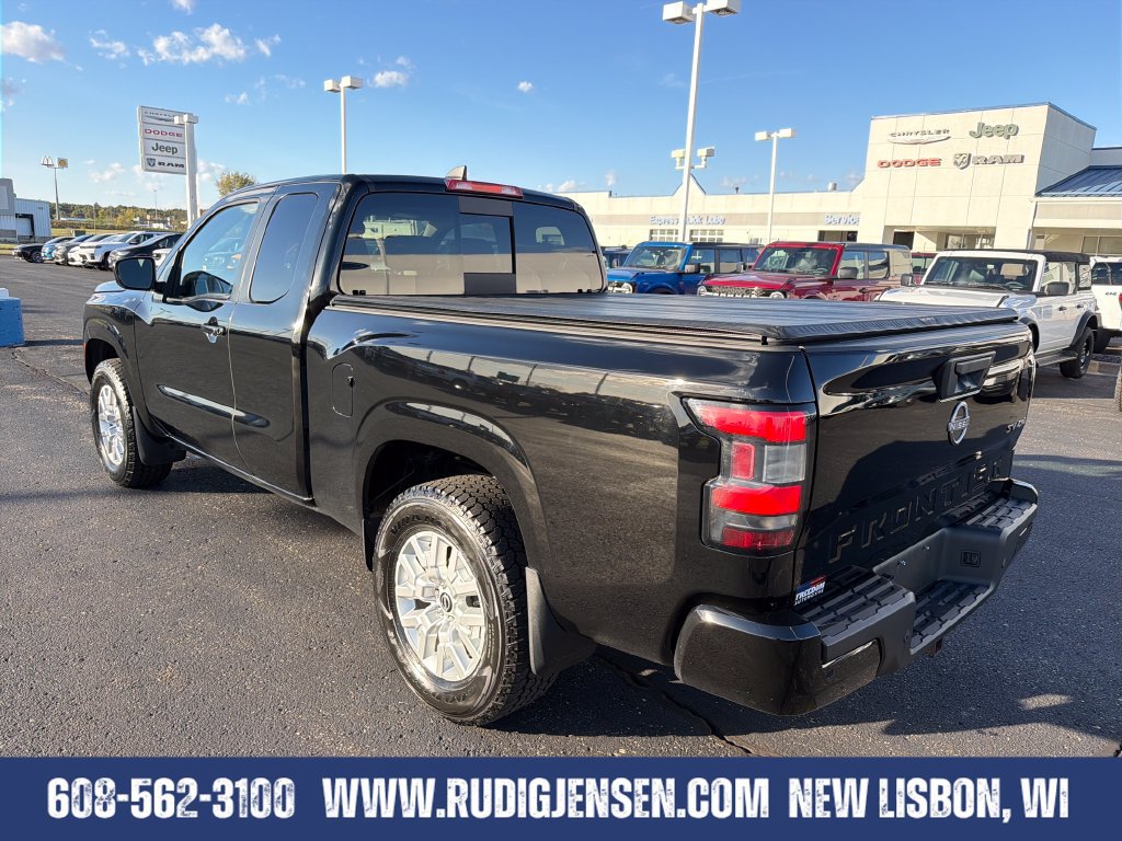 Used 2022 Nissan Frontier SV AWD/4WD image 3