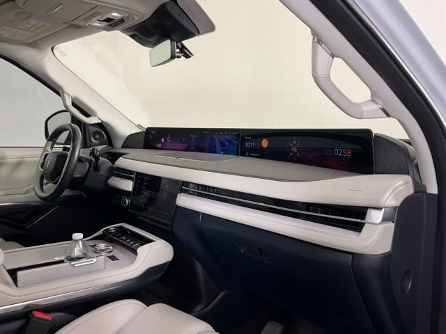 Used 2025 Lincoln Navigator L Reserve AWD/4WD image 29
