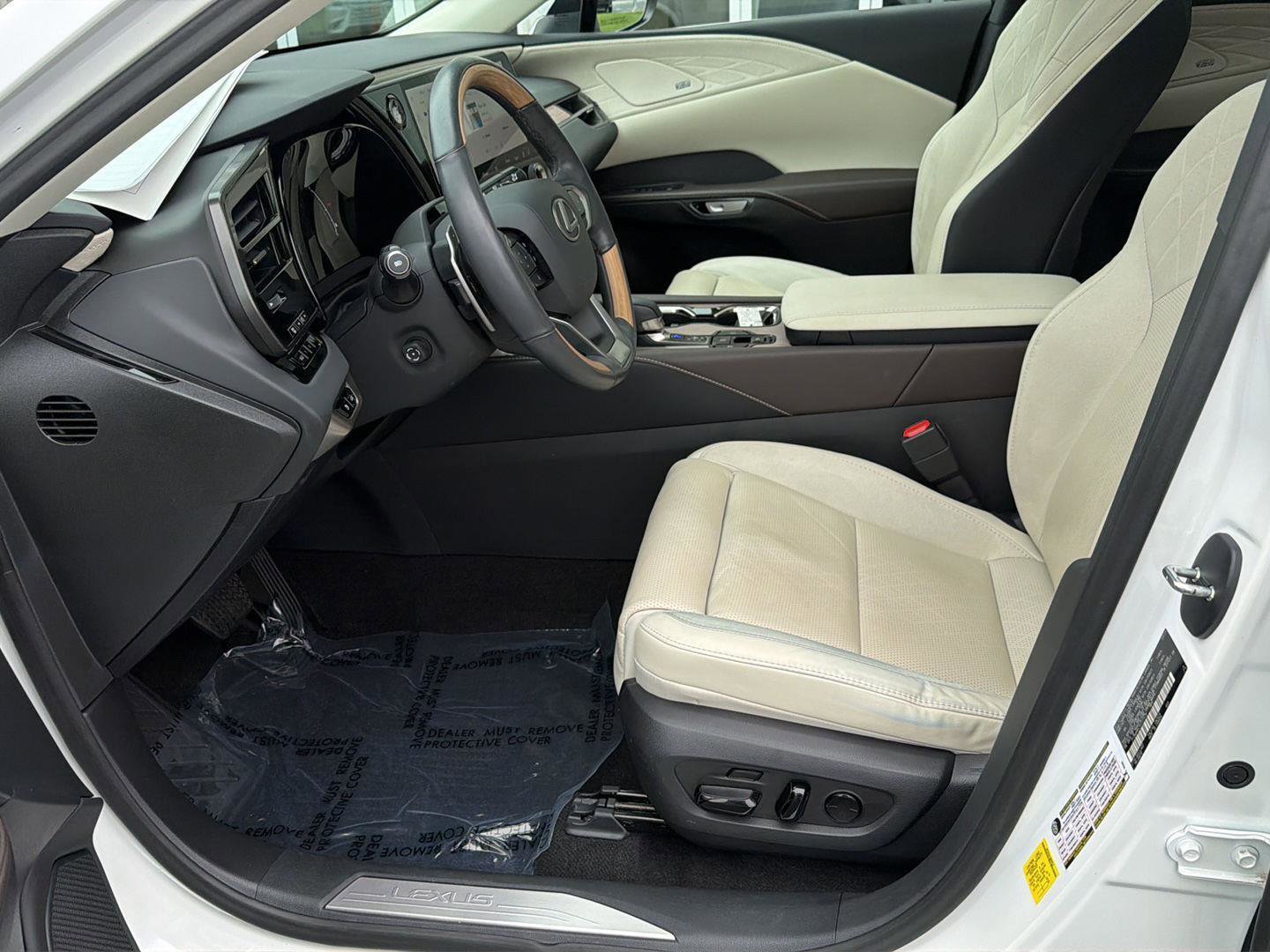 Certified 2024 Lexus RX 350 FWD w/ Convenience Package image 10