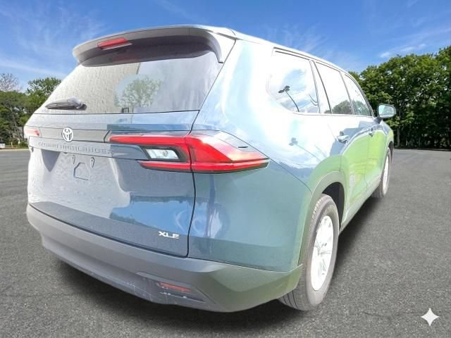 Used 2025 Toyota Grand Highlander AWD image 6