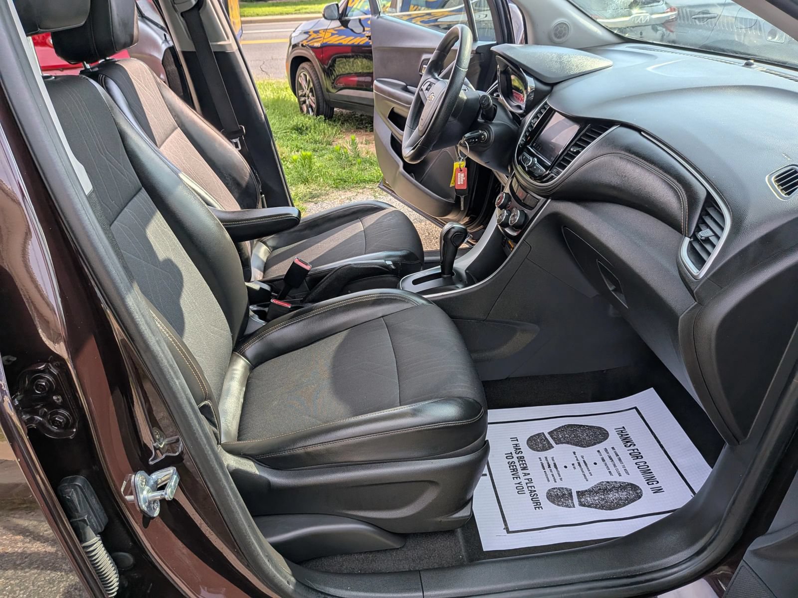 Used 2021 Chevrolet Trax LT AWD/4WD image 32