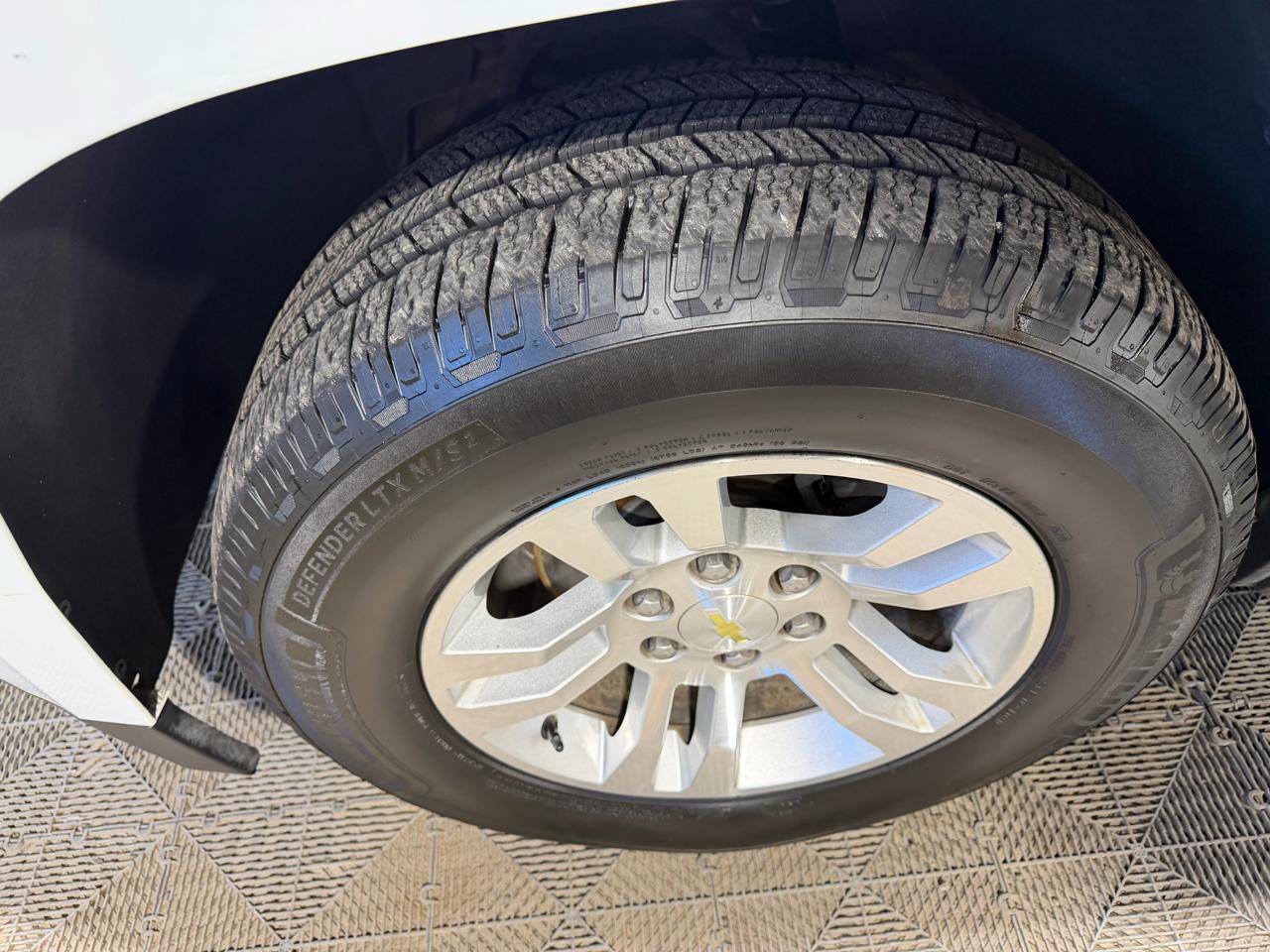 Used 2015 Chevrolet Suburban LT AWD/4WD image 31