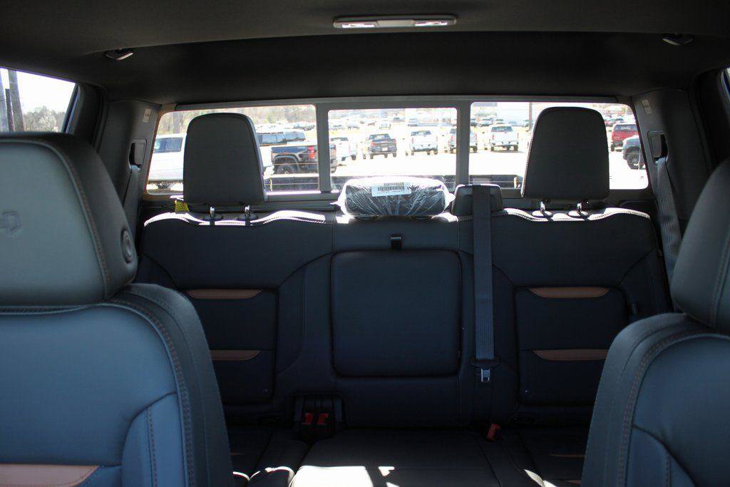 New 2026 GMC Sierra 2500 AT4 w/ AT4 Premium Plus Package AWD/4WD image 12