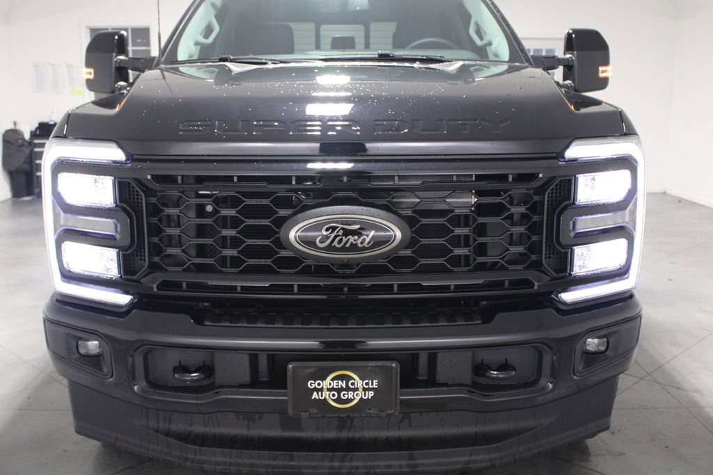 New 2026 Ford F250 Lariat w/ Black Appearance Package image 57