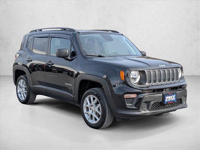 Used 2023 Jeep Renegade Latitude image 3