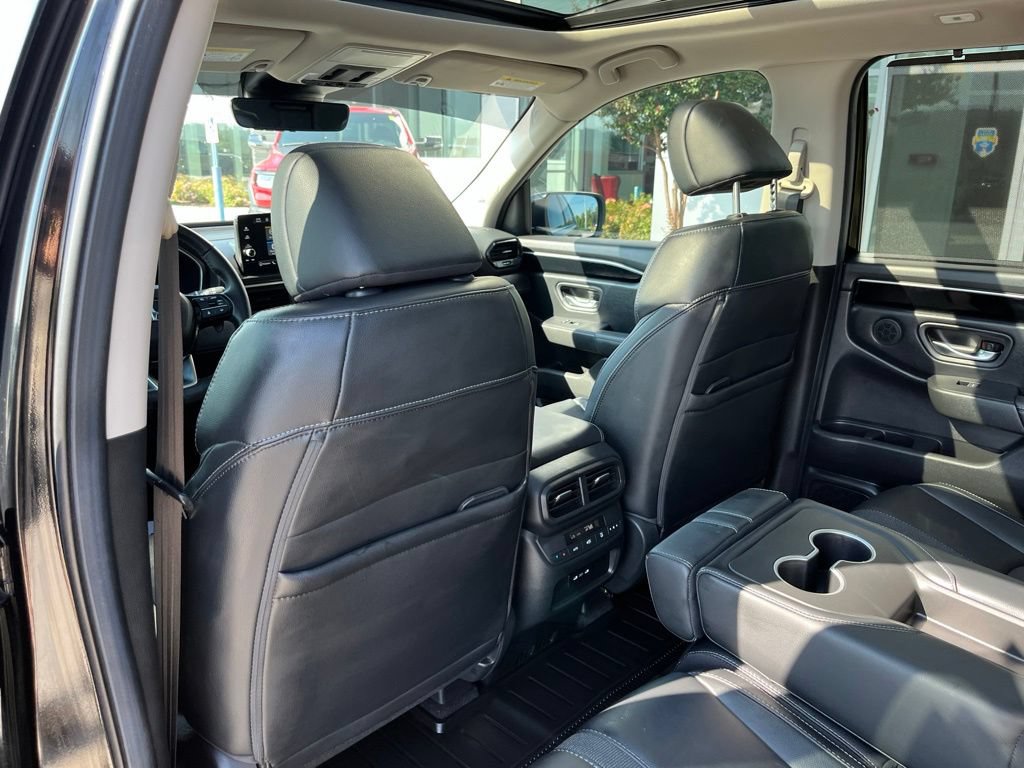 Used 2024 Honda Pilot Touring image 16