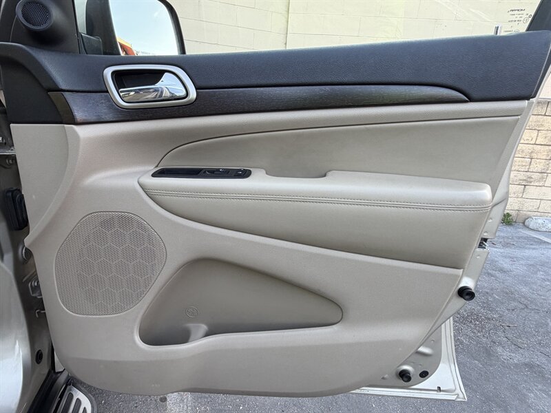 Used 2014 Jeep Grand Cherokee Laredo w/ Quick Order Package 23E RWD image 48