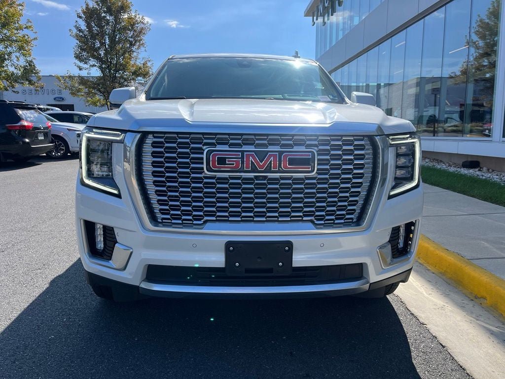 Used 2021 GMC Yukon XL Denali w/ Denali Premium Package AWD/4WD image 2