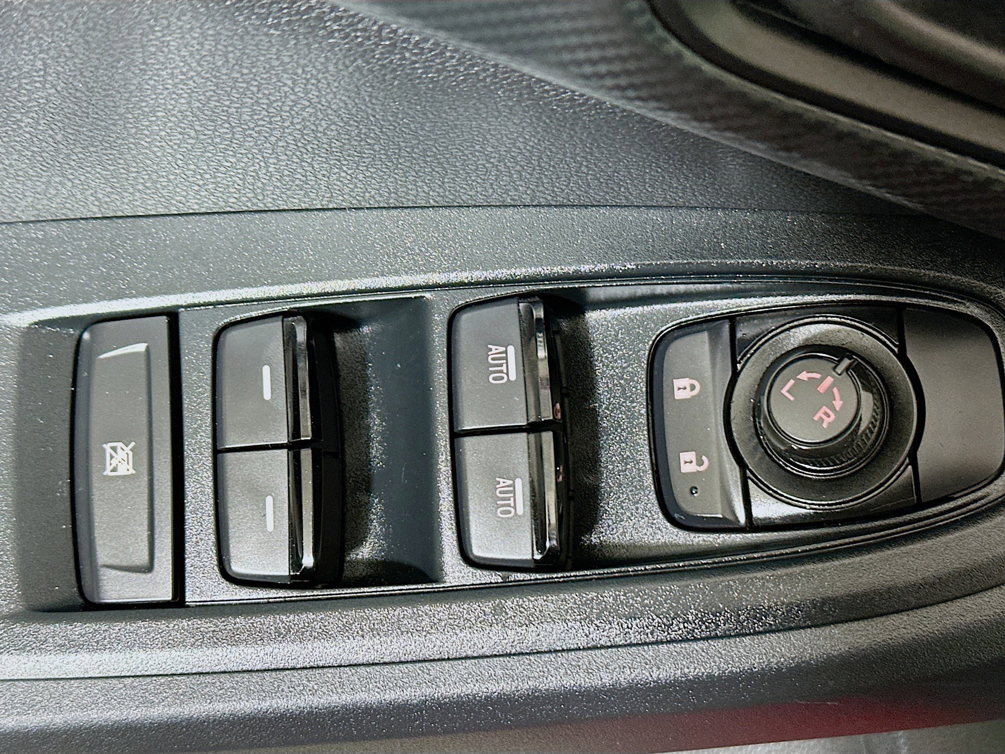 Used 2024 Subaru Crosstrek 2.0i Premium image 14