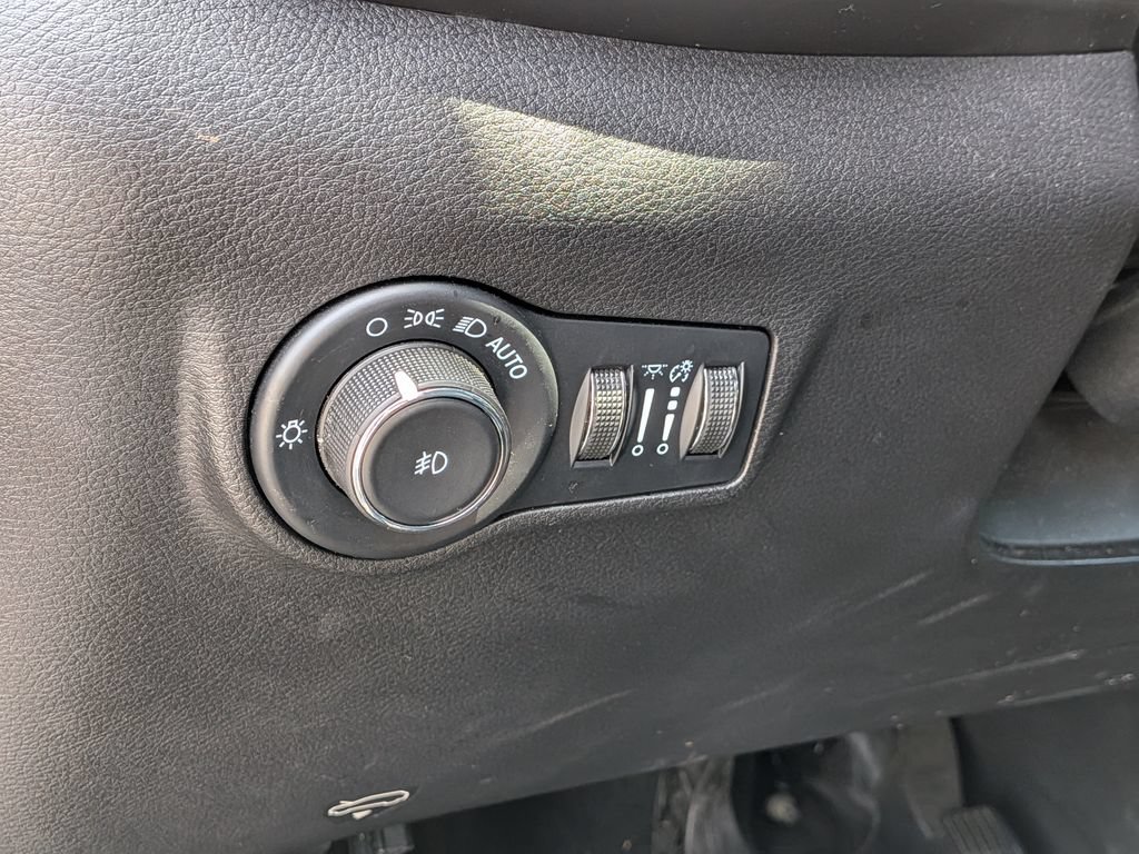 Used 2023 Jeep Compass Limited AWD/4WD image 14