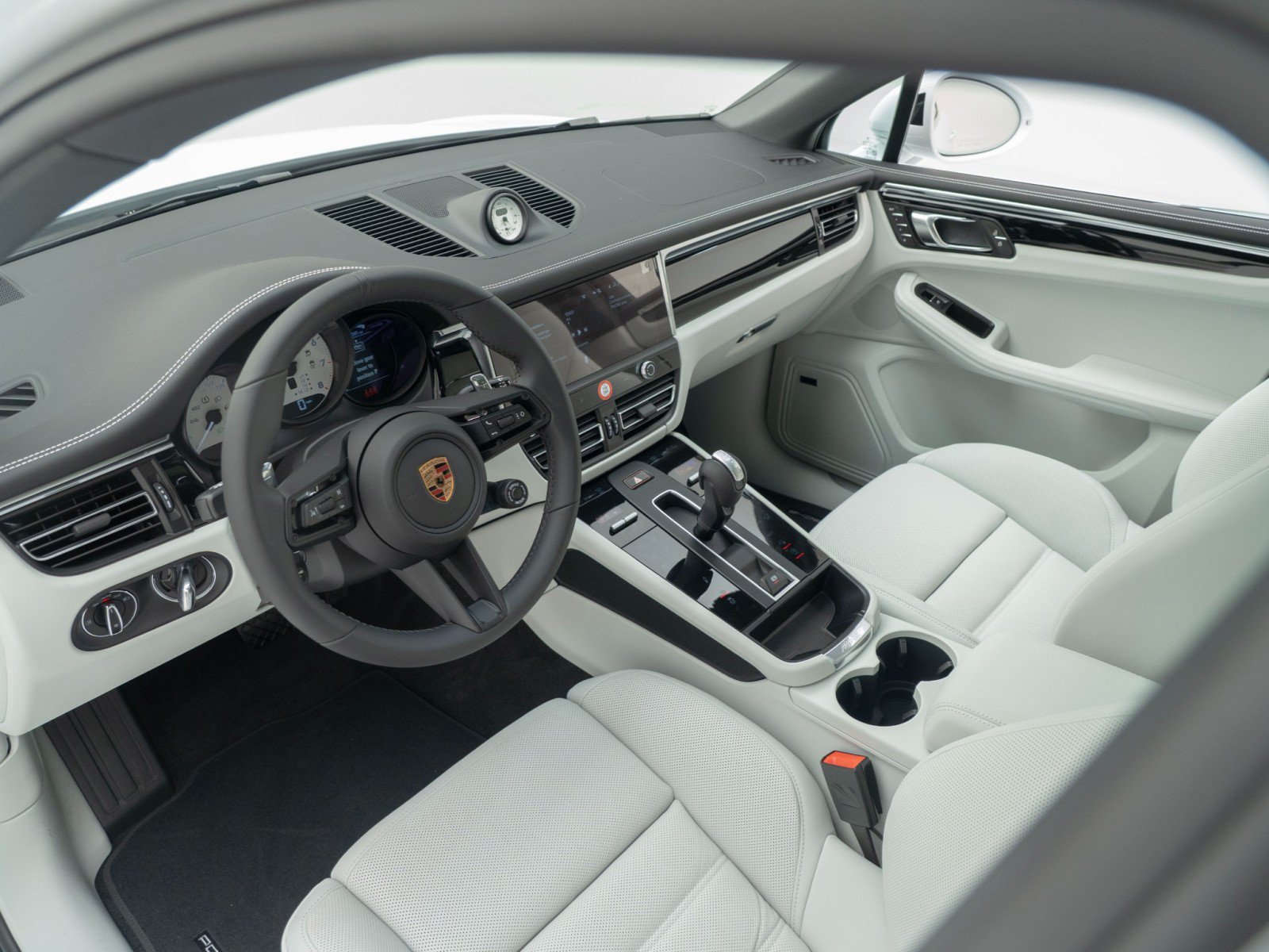 New 2026 Porsche Macan S AWD/4WD image 4