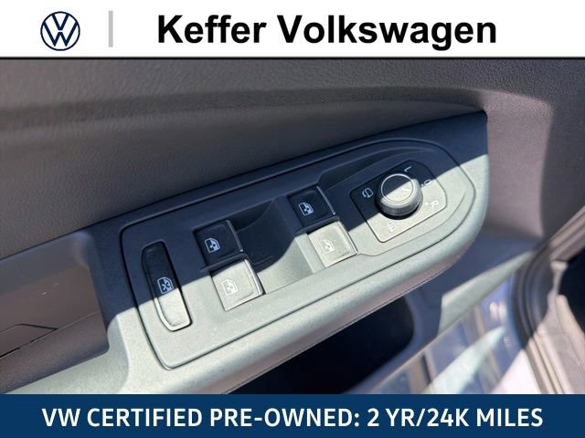 Used 2024 Volkswagen GTI SE FWD image 17