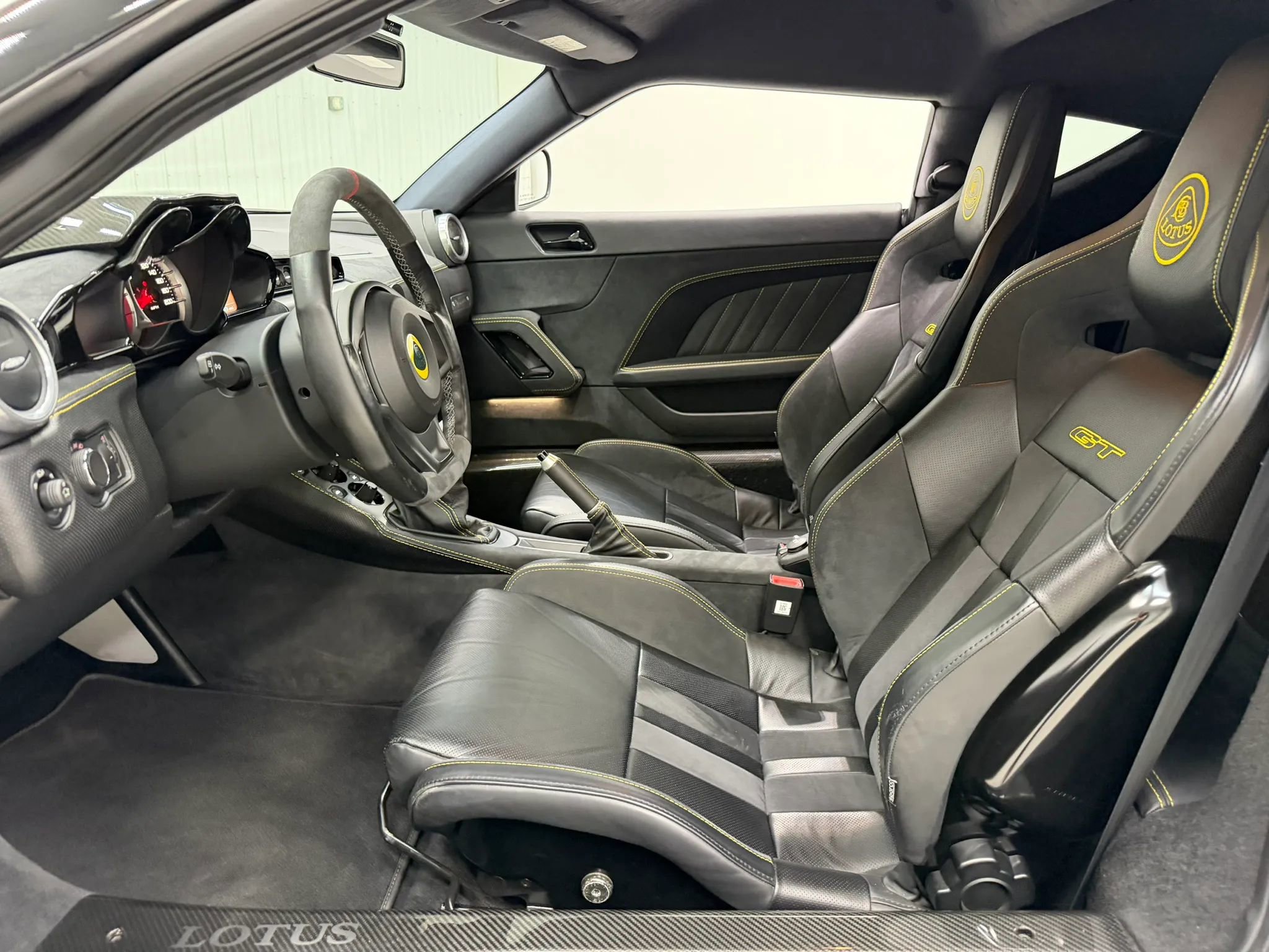 Used 2021 Lotus Evora RWD image 23