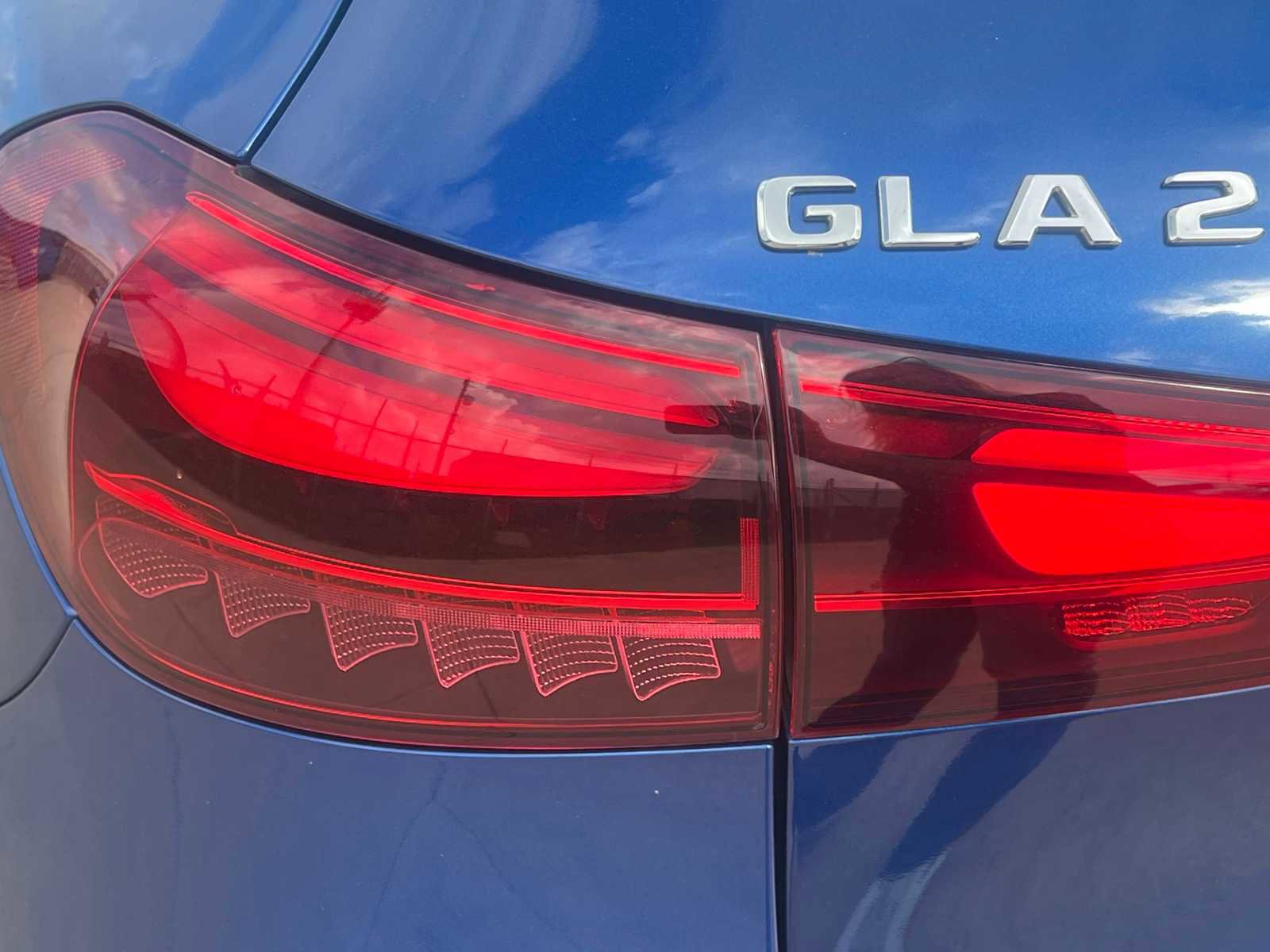 Used 2025 Mercedes-Benz GLA 250 image 12